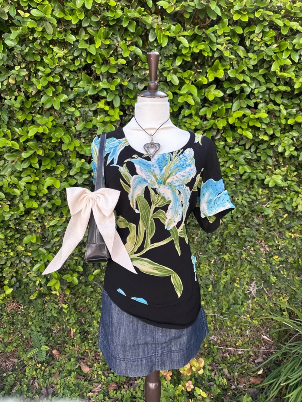 ✨Vintage floral beaded blouse
